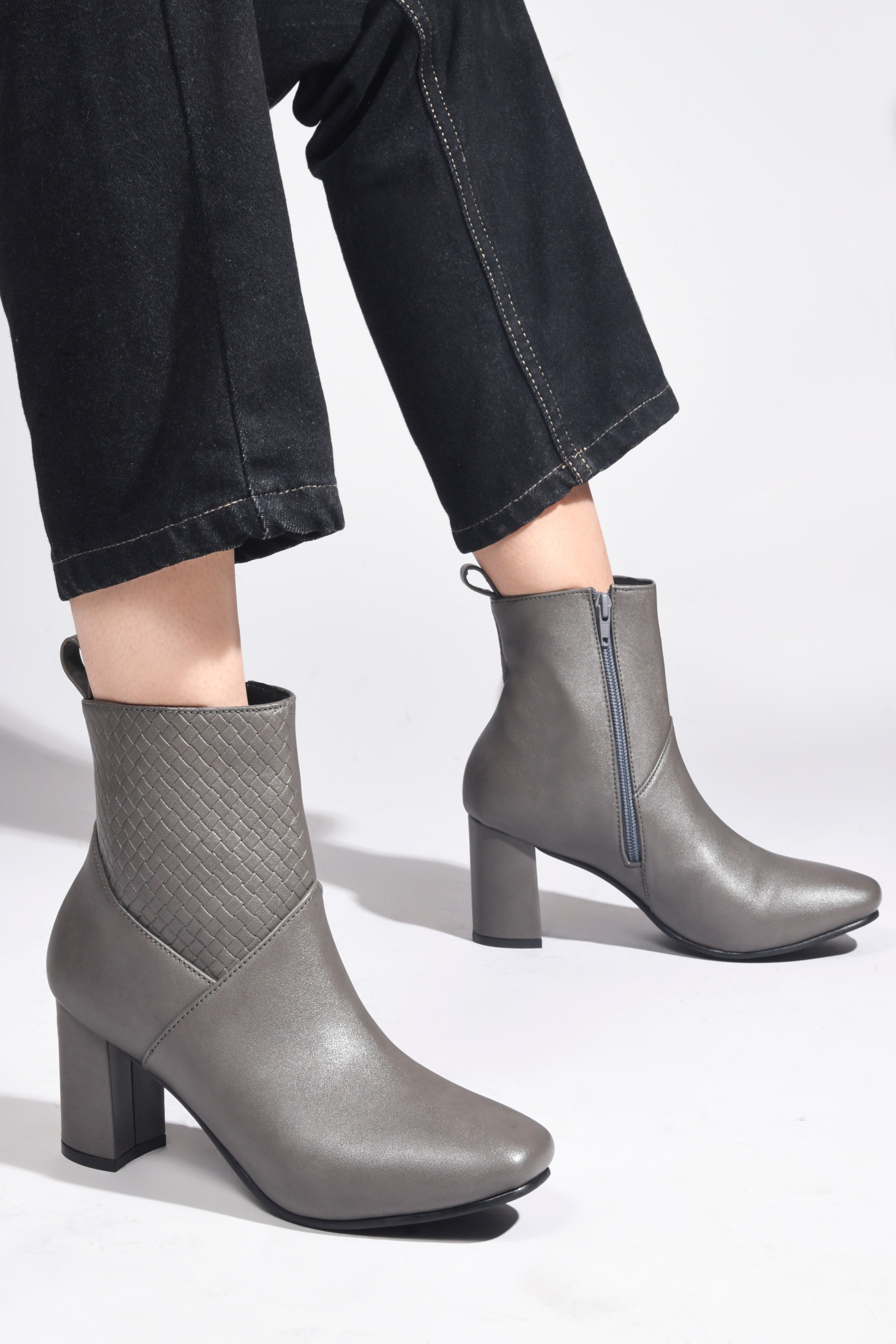 Textured Mid-Length Heel Boots