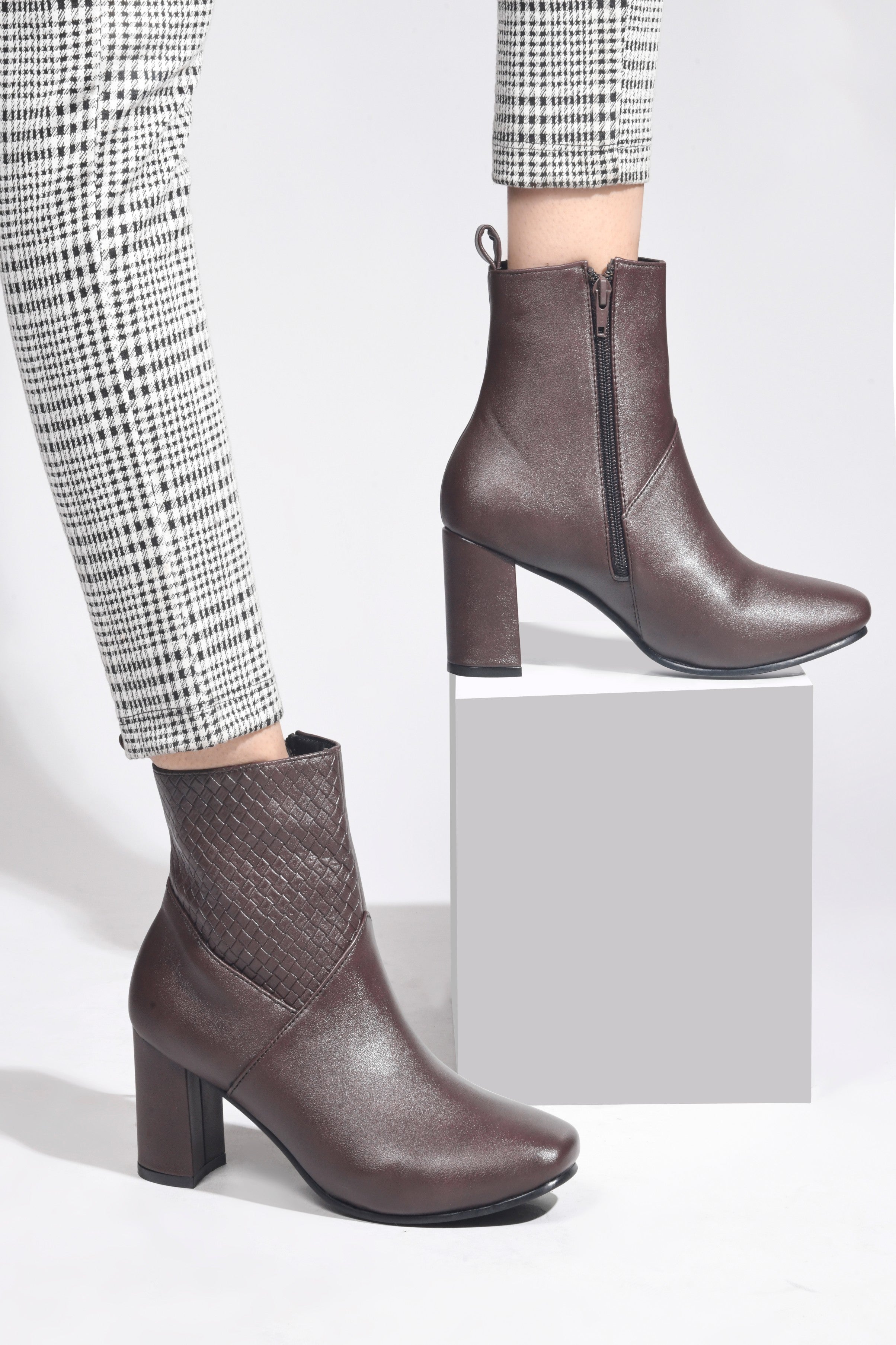 Textured Mid-Length Heel Boots