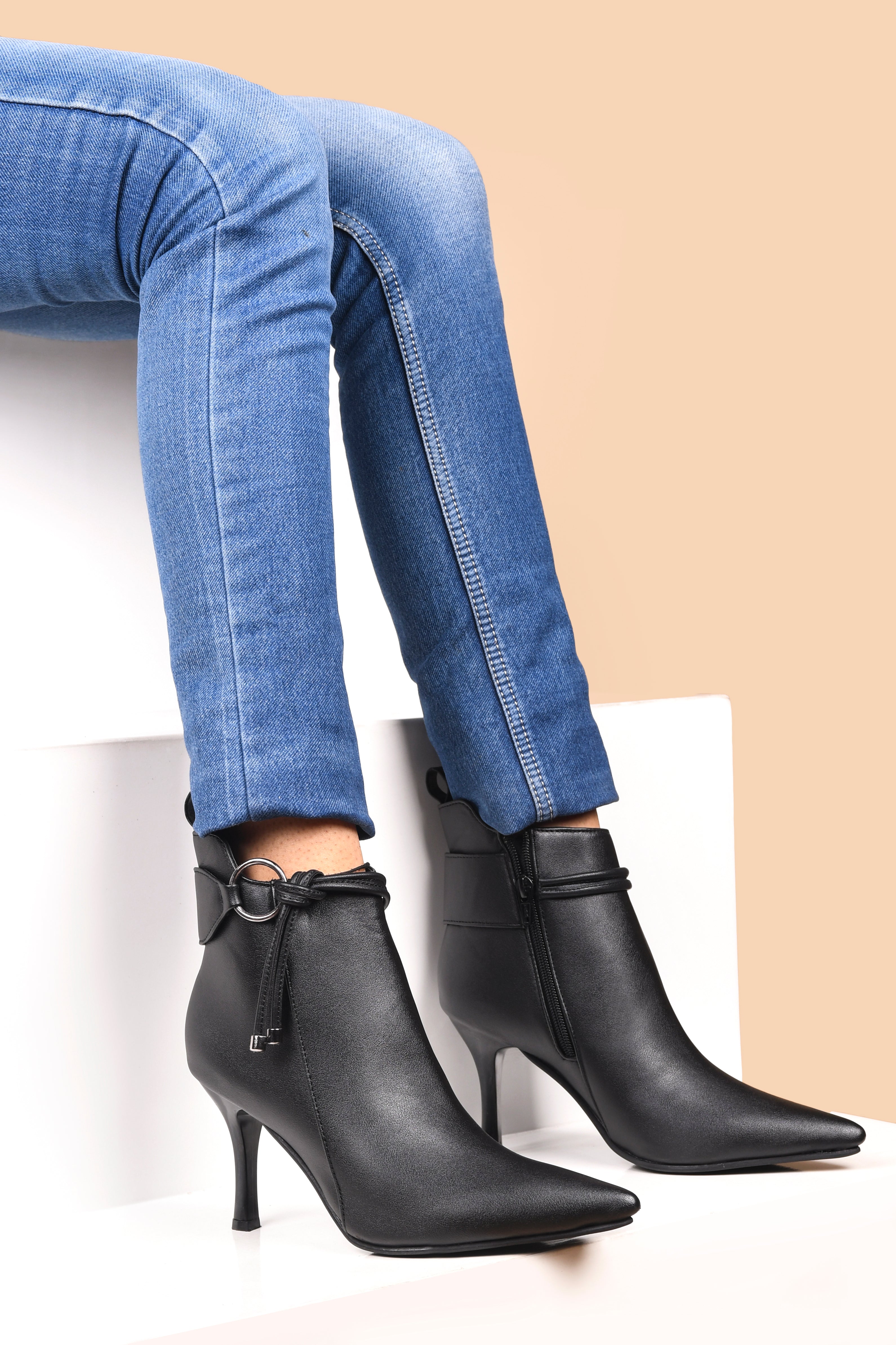 Women Slim-Heeled Regular Ankle Boots