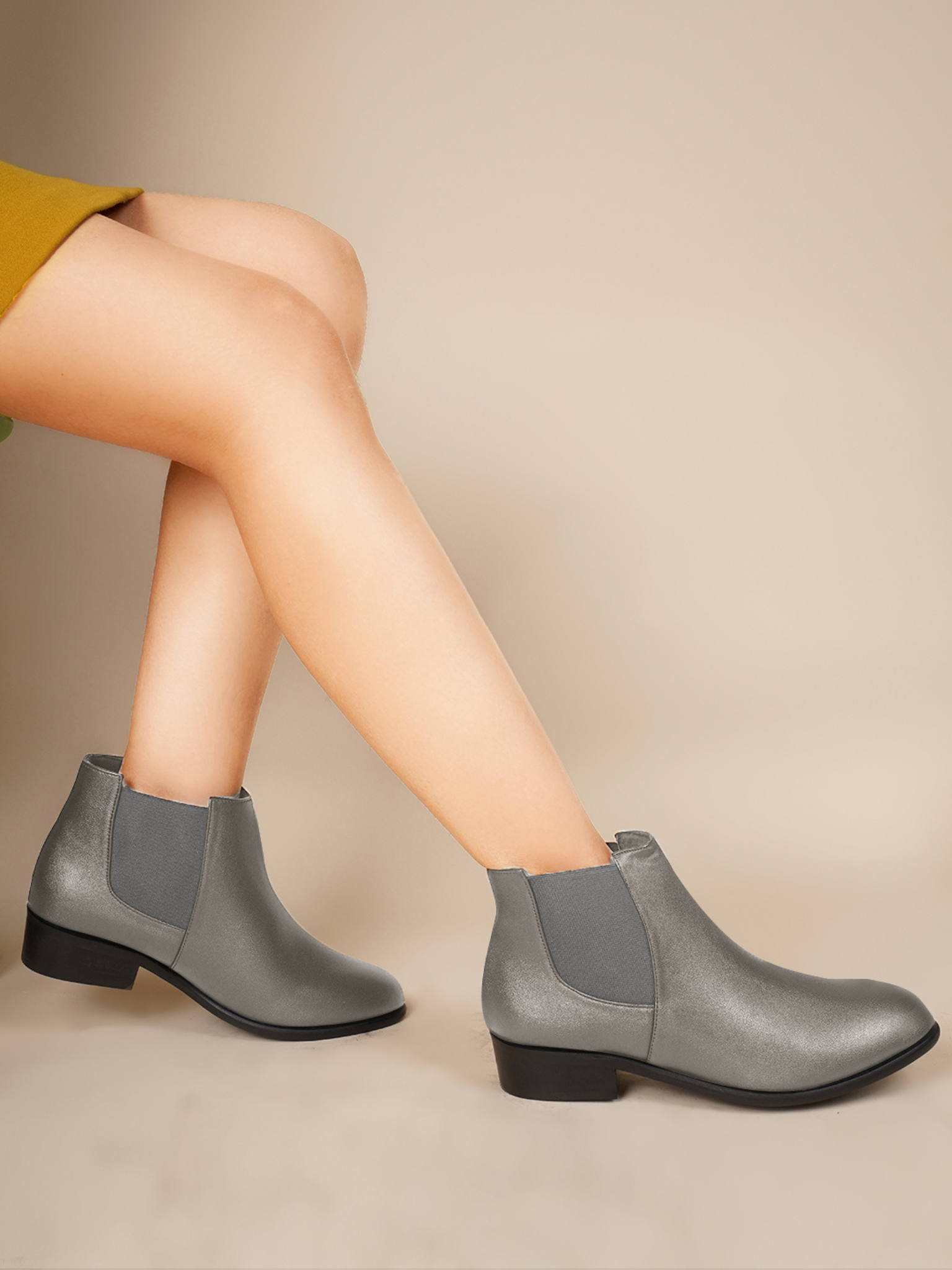 Women Block-Heeled Mid-Top Chelsea Boots