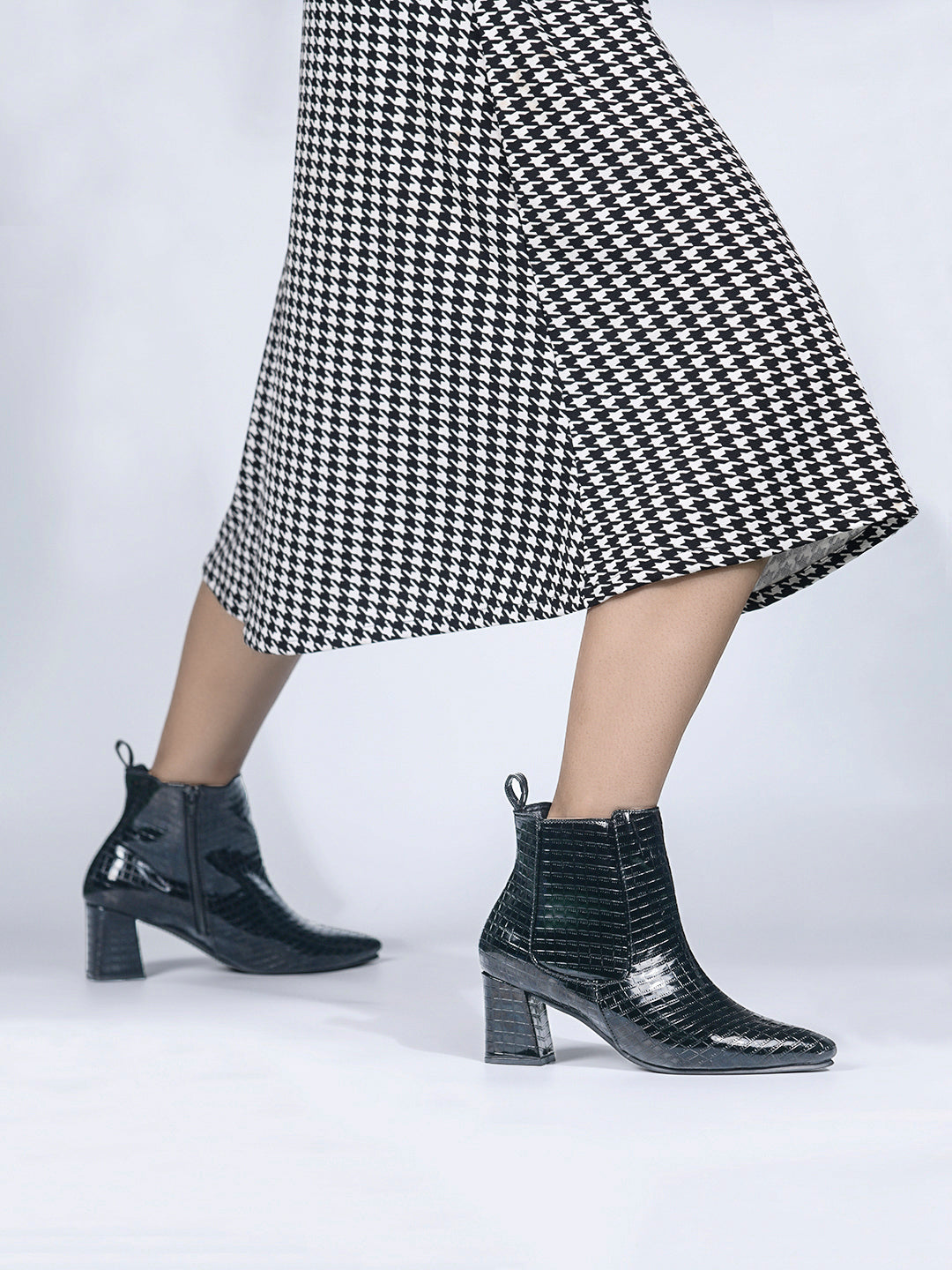 Women Black Croc-Textured Casual Boots