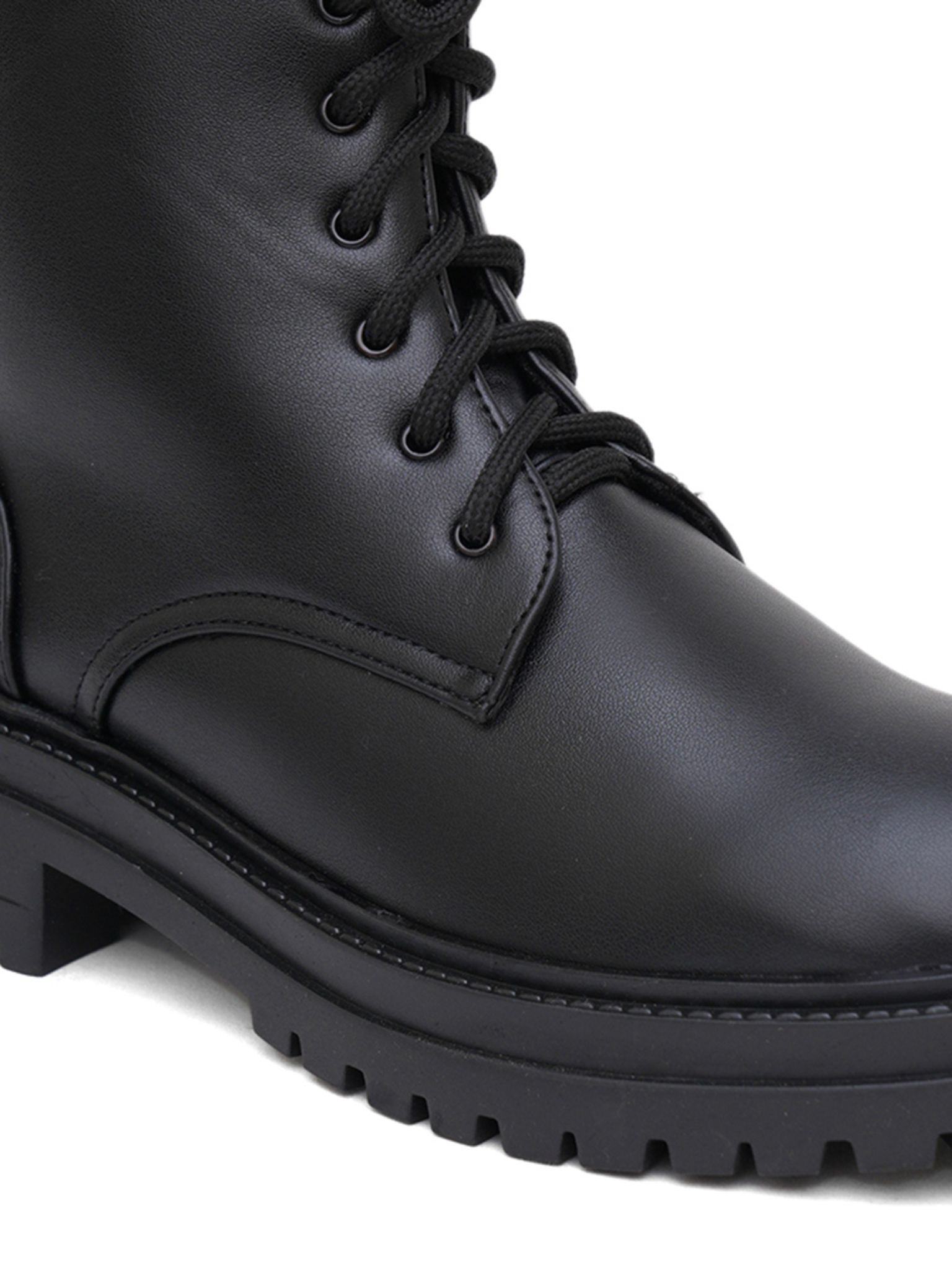 Women Block-Heeled Mid-Top Chelsea Boots