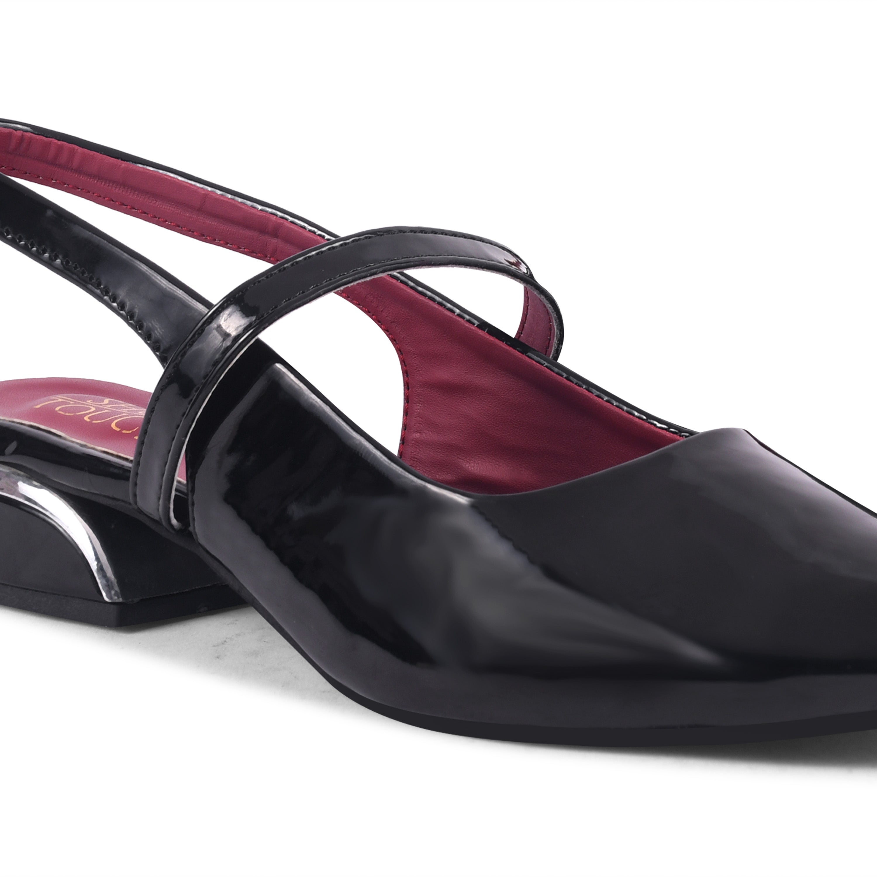 Women Solid Pointed Toe Buckle Mules