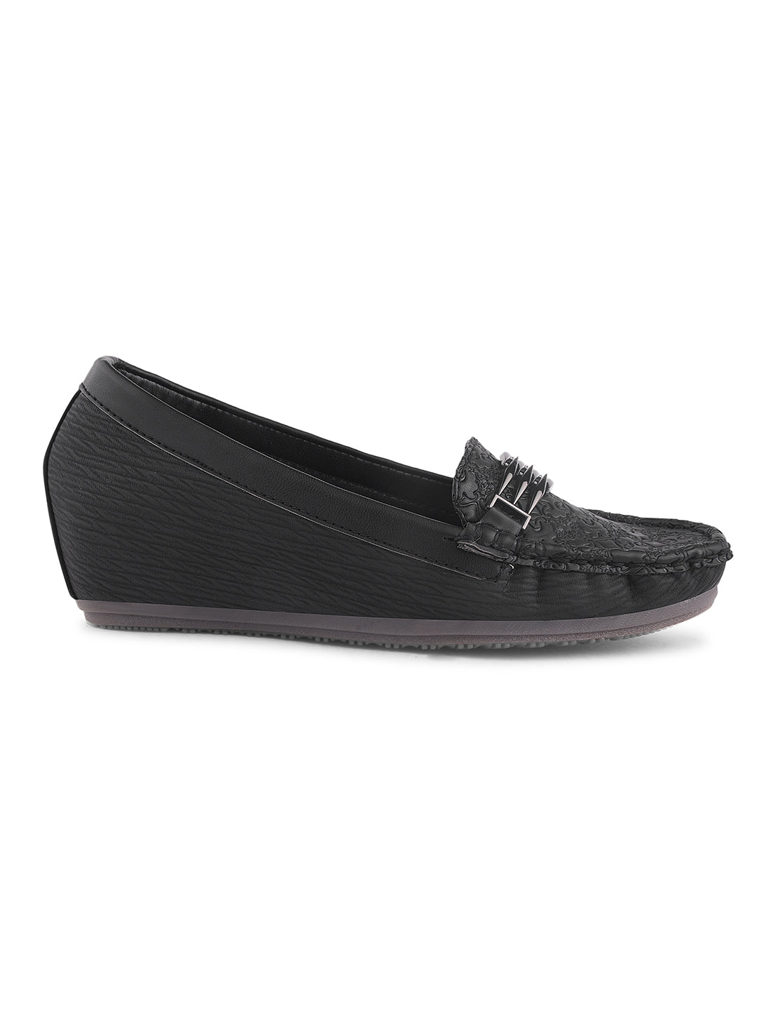 Women Woven Design Loafers