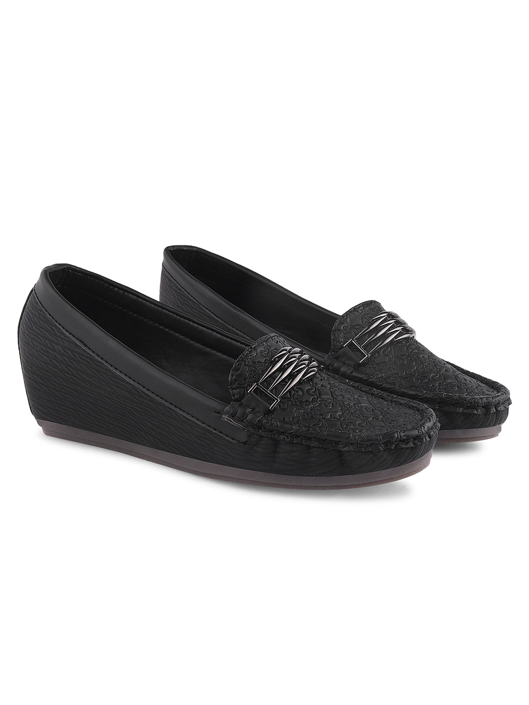 Women Woven Design Loafers